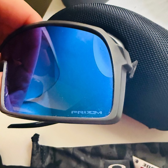 Oakley Gray Polarized lenes Prizm Rare Special Forces Glasses with Case - Picture 2 of 5
